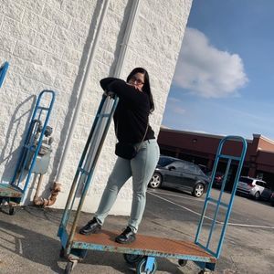 Meet your Posher, Hope